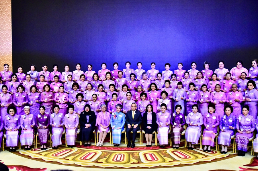 พม. ร่วมกับสภาสมาคมสตรีแห่งชาติฯ มอบโล่เชิดชูเกียรติสตรีไทยดีเด่น ประจำปี 2568