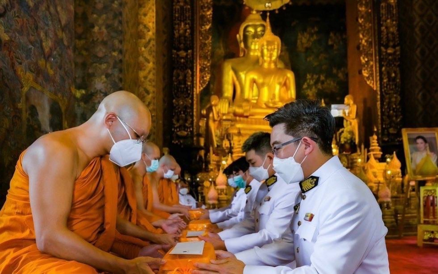 อัญเชิญเทียนพรรษาพระราชทาน ทูลกระหม่อมหญิงอุบลรัตนราชกัญญา สิริวัฒนาพรรณวดี ถวายวัดบวรนิเวศราชวรวิหาร และวัดมังกรกมลาวาส