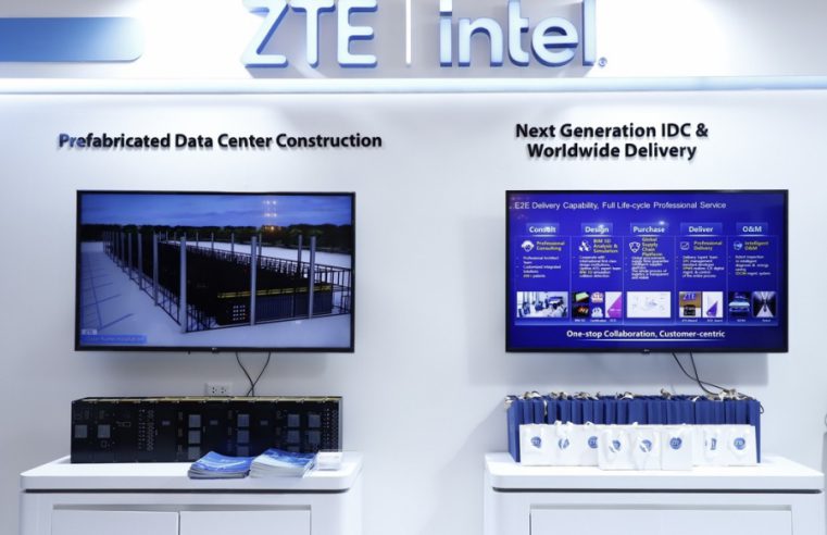 ZTE ร่วมงาน W.Media Thailand Cloud & Datacenter Convention 2024 เปิดตัวโซลูชั่นโครงสร้างพื้นฐานดิจิทัล..สุดล้ำสมัย       o แซดทีอี จัดแสดงโซลูชั่นคอมพิวเตอร์อัจฉริยะครบวงจร ในงาน W.Media Thailand Cloud & Datacenter Convention 2024  o แซดทีอี สาธิตการบริการแบบครบวงจรและเทคโนโลยีที่เป็นนวัตกรรมของศูนย์บริการข้อมูลอินเทอร์เน็ต (IDC) พร้อมแนะนำโซลูชั่นระบบการระบายความร้อนด้วยของเหลวซึ่ง ออกแบบมาเพื่อตอบสนองต่อกับความท้าทายที่สำคัญในขณะเดียวกันยังช่วยให้ศูนย์ข้อมูลมีประสิทธิภาพ ปรับขนาดได้ และเป็นมิตรกับสิ่งแวดล้อม  o แซดทีอี เปิดตัวโซลูชั่นเซิร์ฟเวอร์อัจฉริยะ เพื่อการจัดเก็บข้อมูลและคลาวด์แบบครบชุด     แซดทีอี คอร์ปอเรชั่น ผู้ให้บริการโซลูชั่นเทคโนโลยีสารสนเทศและการสื่อสารชั้นนำระดับโลก เข้าร่วมงาน W.Media Thailand Cloud & Datacenter Convention 2024 ในฐานะผู้สนับสนุนระดับแพลตตินัม ในงานนี้ แซดทีอี ได้จัดแสดงโซลูชันคอมพิวเตอร์อัจฉริยะที่ครอบคลุม รวมถึงเทคโนโลยีที่เป็นนวัตกรรมของศูนย์บริการข้อมูลอินเทอร์เน็ต (IDC) และ แซดทีอี ได้เปิดตัวโซลูชันศูนย์บริการข้อมูลพื้นฐานที่ใช้เทคโนโลยีการระบายความร้อนด้วยของเหลวเพื่อจัดการกับความท้าทาย โดยมีเป้าหมายเพื่อสร้างศูนย์ข้อมูลที่มีประสิทธิภาพ ปรับขนาดตามสเกลที่ต้องการ และยั่งยืน นอกจากนี้ แซดทีอี ได้เปิดตัวกลุ่มผลิตภัณฑ์เซิร์ฟเวอร์ พื้นที่จัดก็บข้อมูล และโซลูชันคลาวด์ที่ออกแบบมาให้เหมาะกับการประมวลผลหลากหลายสถานการณ์ทั้งแบบทั่วไปและอัจฉริยะ การนำเสนอในครั้งนี้แสดงให้เห็นถึงความมุ่งมั่นของ แซดทีอี ในการขยายธุรกิจในตลาดประเทศไทย ซึ่งตอกย้ำถึงความทุ่มเทในการให้บริการในภูมิภาค  การจัดกิจกรรมของ W.Media มีจุดประสงค์เพื่อส่งเสริมการเชื่อมต่อภายในอุตสาหกรรมคลาวด์และศูนย์บริการข้อมูลของเอเชีย ถือเป็นแพลตฟอร์มที่สมบูรณ์แบบสำหรับ แซดทีอี ซึ่งเป็นโมเดลนวัตกรรม และเซิร์ฟเวอร์ประสิทธิภาพสูง รวมไปถึงการเน้นย้ำถึงโซลูชันศูนย์ข้อมูลที่ล้ำสมัย โดยการมีส่วนร่วมของ แซดทีอี ได้สอดคล้องกับกลยุทธ์ในการเสริมสร้างอิทธิพลในตลาดคลาวด์และศูนย์บริการข้อมูลของประเทศไทย ผ่านทางเทคโนโลยีที่ทันสมัยและโครงสร้างพื้นฐานที่ยั่งยืน   ปัจจุบันนี้ เทคโนโลยีการสื่อสารสำหรับยุคถัดไป เช่น 5G, การประมวลผลแบบคลาวด์, บิ๊กดาต้า, AI และ VR/AR กำลังเปลี่ยนแปลงรูปแบบการใช้ชีวิตและการผลิต การเติบโตอย่างรวดเร็วของอุตสาหกรรมใหม่กำลังผลักดันการขยายตัวทั่วโลกในภาคของคลาวด์และศูนย์ข้อมูล ในขณะที่อุตสาหกรรมไอทีของประเทศไทยเข้าสู่รูปแบบใหม่ จึงส่งผลให้ความต้องการด้านเซิร์ฟเวอร์เพิ่มมากขึ้น แซดทีอี จึงนำเสนอโซลูชันคลาวด์แบบ end-to-end ที่มีความเสถียรและเชื่อถือได้ เพื่อรองรับการเปลี่ยนแปลงทางดิจิทัลในสถานการณ์การใช้งานต่างๆ รวมถึงการประมวลผลบนคลาวด์ การประมวลผลข้อมูลขนาดใหญ่ พื้นที่จัดเก็บข้อมูลแบบกระจาย และ AI  แซดทีอี มีประสบการณ์กว่า 20 ในการพัฒนาโครงการศูนย์ข้อมูลแบบครบวงจร มีความสามารถในการจัดส่งทั่วโลก และได้พัฒนาผลิตภัณฑ์ที่หลากหลาย ตั้งแต่ศูนย์ข้อมูลคอนเทนเนอร์ไปจนถึงการออกแบบโมดูลาร์และโซลูชันการระบายความร้อนขั้นสูง ซึ่งได้รับการสนับสนุนโดยผู้เชี่ยวชาญด้านเทคนิคมากกว่า 300 คน และได้ร่วมมือกับพันธมิตรเชิงกลยุทธ์ระยะยาวที่จะช่วยให้สามารถใช้งานได้อย่างรวดเร็วและดำเนินโครงการได้อย่างราบรื่น แซดทีอี ได้สร้างศูนย์ข้อมูลโมดูลาร์ที่ใหญ่ที่สุดในเอเชียสำเร็จในปี 2557 และเป็นบุกเบิกด้านศูนย์ข้อมูลสำเร็จรูปแบบโมดูลาร์เต็มรูปแบบในปี 2560 ในขะณะเดียวกัน แซดทีอี เป็นผู้นำด้านแอปพลิเคชัน Edge-DC ขนาดใหญ่ในปี 2563  แซดทีอี ได้พัฒนาโซลูชั่นระบบการระบายความร้อนด้วยของเหลวในศูนย์ข้อมูลอินเทอร์เน็ต (IDC) และ โซลูชั่นด้านพลังงานของ รุ่นใหม่ ที่จะช่วยปรับปรุงประสิทธิภาพการทำงานได้อย่างมาก และตอบสนองความต้องการด้านการพัฒนาในอนาคต  การอนุรักษ์พลังงานขั้นสูงสุด: แซดทีอี นำเสนอโซลูชันระบายความร้อนด้วยของเหลวแบบแผ่นเย็นที่ครอบคลุม โดยมี PUE ต่ำเพียง 1.1 รองรับสภาพแวดล้อมทางภูมิอากาศที่แตกต่างกันและสามารถนำไปใช้กับการก่อสร้างใหม่หรือการปรับปรุงเพิ่มเติม โซลูชันประกอบด้วยแหล่งจ่ายไฟคู่และปั๊ม พร้อมด้วยการตรวจสอบคุณภาพน้ำอย่างครอบคลุม (การนำไฟฟ้า ระดับ pH และอัตราการกัดกร่อน) มีการควบคุมอุณหภูมิคงที่ที่มีความแม่นยำสูง ±0.5°C การควบคุมการไหลแบบปรับได้ตามการเปลี่ยนแปลงของโหลด และการประเมินการทำงานของอุปกรณ์อัจฉริยะ การออกแบบป้องกันการรั่วไหลสามระดับ เพื่อเพิ่มความเสถียรและช่วยป้องกันความเสียหายของระบบ และช่วยให้มั่นใจถึงการทำงานที่ปลอดภัยของศูนย์ข้อมูล           การกระจายพลังงานอย่างมีประสิทธิภาพ: โมดูลพลังงานสำเร็จรูปของ แซดทีอี ได้รับการปรับให้เหมาะสำหรับศูนย์ข้อมูลขนาดกลางถึงขนาดใหญ่ ด้วยการผสานรวมส่วนประกอบที่มีความหนาแน่นสูง โมดูลเหล่านี้จึงลดขนาดพื้นที่ทางกายภาพ และลดความยุ่งยากในการจัดส่งผ่านการผลิตชิ้นส่วนสำเร็จรูป และลดระยะเวลาการก่อสร้างให้สั้นลง ระบบการจัดการอัจฉริยะนำเสนอการตรวจสอบด้วยภาพและการบำรุงรักษาเชิงป้องกัน เพื่อให้มั่นใจในความปลอดภัยในการปฏิบัติงาน  ด้วยกลยุทธ์ การปลดปล่อยพลังแห่งคอมพิวเตอร์อัจฉริยะ แซดทีอี จึงได้พัฒนาเซิร์ฟเวอร์และโซลูชันการจัดเก็บข้อมูลครบวงจร รวมถึงเซิร์ฟเวอร์อเนกประสงค์ เซิร์ฟเวอร์ระบายความร้อนด้วยของเหลว เซิร์ฟเวอร์จัดเก็บข้อมูลขนาดใหญ่ พื้นที่จัดเก็บข้อมูลแบบแฟลชทั้งหมด พื้นที่จัดเก็บข้อมูลแบบไฮบริด และ พื้นที่เก็บข้อมูลแบบกระจาย โซลูชันเหล่านี้ถูกนำไปใช้ในกว่า 40 ประเทศและภูมิภาค โดยสนับสนุนภาคส่วนต่างๆ เช่น การสื่อสาร อินเทอร์เน็ต การเงิน พลังงาน รัฐบาล และการขนส่ง โซลูชันการประมวลผลอัจฉริยะแบบฟูลสแตกของ แซดทีอี ผสมผสานประสิทธิภาพชั้นนำเข้ากับนวัตกรรมอิสระ เพื่อรองรับศูนย์ประมวลผลอัจฉริยะที่หลากหลายในสถานการณ์ต่างๆ  ราคา/ประสิทธิภาพที่เหมาะสม: แซดทีอี ช่วยให้สามารถรวบรวมทรัพยากร การจำลองเสมือน การจัดการแบบครบวงจร และการกำหนดเวลาของพลังการประมวลผลที่แตกต่างกัน พร้อมการปรับเปลี่ยนแบบไดนามิกในการฝึกอบรมและการคาดการณ์ทรัพยากรเพื่อเพิ่มการใช้งานให้เกิดประโยชน์สูงสุด  ระบบนิเวศแบบเปิด: แซดทีอี ส่งเสริมการแยกส่วนซอฟต์แวร์/ฮาร์ดแวร์ การแยกส่วนการฝึกอบรม/การอนุมาน และการแยกส่วนโมเดล สร้างระบบนิเวศการประมวลผลอัจฉริยะแบบเปิดและแยกส่วนอย่างสมบูรณ์  ประหยัดพลังงานและเป็นมิตรต่อสิ่งแวดล้อม: เซิร์ฟเวอร์ซีรีส์ G6 ใหม่รวมเอาเทคโนโลยีระบายความร้อนแบบแช่ไว้ โดยใช้สารหล่อเย็นประสิทธิภาพสูงเพื่อให้ได้ PUE ที่ดีขึ้น ด้วยนวัตกรรมต่างๆ เช่น การระบายความร้อนด้วยฟอยล์อินเดียมและการเพิ่มประสิทธิภาพการไหลช่วยปรับปรุงประสิทธิภาพการทำความเย็นได้ 20% และลดการใช้เชื้อเพลิงลง 30% การออกแบบที่ปราศจากฝุ่นและการสั่นสะเทือนช่วยลดอัตราความล้มเหลวลง 50% นำเสนอโซลูชันที่เป็นมิตรต่อสิ่งแวดล้อมและคาร์บอนต่ำ  TECS Cloud: โซลูชันศูนย์ข้อมูลบนคลาวด์ของ แซดทีอี ใช้ประโยชน์จากส่วนประกอบเวอร์ช่วลไลเซชั่นที่พัฒนาขึ้นภายในบริษัท และแพลตฟอร์มการจัดการคลาวด์ OpenStack เพื่อสร้างโครงสร้างพื้นฐานการประมวลผลบนคลาวด์ที่ปรับขนาดได้ สำหรับสถาปัตยกรรมแบบแอคทีฟ-แอคทีฟ แพลตฟอร์มคลาวด์ iSware จัดการแอปพลิเคชันในโหมดแอคทีฟ-แอคทีฟ เพื่อให้มั่นใจถึงความต่อเนื่องทางธุรกิจ  นับจากนี้ไป แซดทีอี จะยังคงสำรวจด้านการประมวลผลอัจฉริยะ กระชับความร่วมมือระบบนิเวศให้ลึกซึ้งยิ่งขึ้น และปรับปรุงแนวทางปฏิบัติของแอปพลิเคชันเพื่อเร่งการเปลี่ยนแปลงอัจฉริยะของอุตสาหกรรม โซลูชันศูนย์ข้อมูลและเซิร์ฟเวอร์ของบริษัทโดดเด่นด้วยประสิทธิภาพ ความยั่งยืน ระบบอัจฉริยะ ความปลอดภัย และความน่าเชื่อถือ อยู่ในตำแหน่งที่ดีที่จะตอบสนองความต้องการที่เปลี่ยนแปลงไปของธุรกิจในประเทศไทย การมีส่วนร่วมของ แซดทีอี ใน W.Media Thailand Cloud & Datacenter Convention 2024 ตอกย้ำความมุ่งมั่นของบริษัทในการเสริมความแข็งแกร่งในตลาดศูนย์ข้อมูลและเซิร์ฟเวอร์ของประเทศไทย