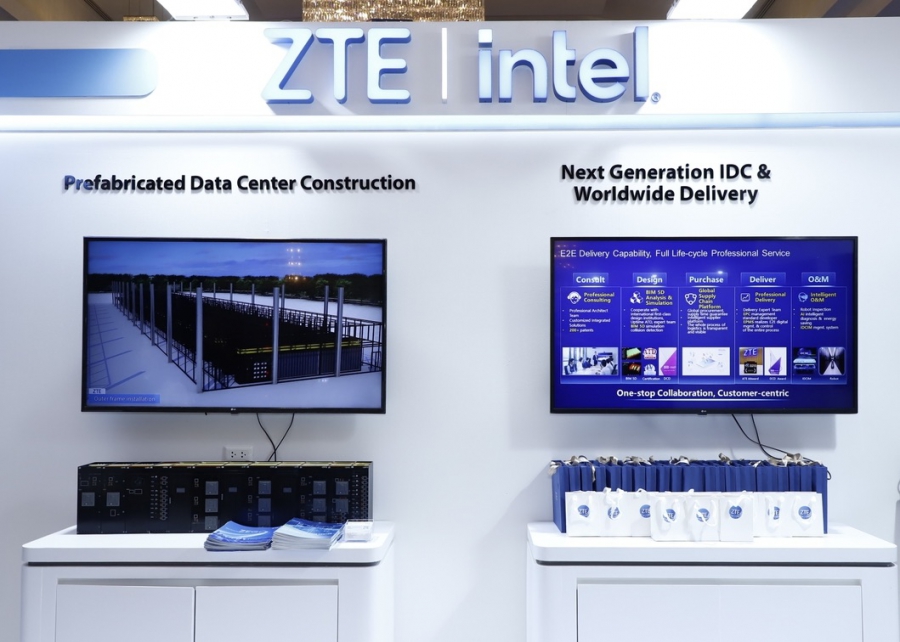 ZTE ร่วมงาน W.Media Thailand Cloud & Datacenter Convention 2024 เปิดตัวโซลูชั่นโครงสร้างพื้นฐานดิจิทัล..สุดล้ำสมัย       o แซดทีอี จัดแสดงโซลูชั่นคอมพิวเตอร์อัจฉริยะครบวงจร ในงาน W.Media Thailand Cloud & Datacenter Convention 2024  o แซดทีอี สาธิตการบริการแบบครบวงจรและเทคโนโลยีที่เป็นนวัตกรรมของศูนย์บริการข้อมูลอินเทอร์เน็ต (IDC) พร้อมแนะนำโซลูชั่นระบบการระบายความร้อนด้วยของเหลวซึ่ง ออกแบบมาเพื่อตอบสนองต่อกับความท้าทายที่สำคัญในขณะเดียวกันยังช่วยให้ศูนย์ข้อมูลมีประสิทธิภาพ ปรับขนาดได้ และเป็นมิตรกับสิ่งแวดล้อม  o แซดทีอี เปิดตัวโซลูชั่นเซิร์ฟเวอร์อัจฉริยะ เพื่อการจัดเก็บข้อมูลและคลาวด์แบบครบชุด     แซดทีอี คอร์ปอเรชั่น ผู้ให้บริการโซลูชั่นเทคโนโลยีสารสนเทศและการสื่อสารชั้นนำระดับโลก เข้าร่วมงาน W.Media Thailand Cloud & Datacenter Convention 2024 ในฐานะผู้สนับสนุนระดับแพลตตินัม ในงานนี้ แซดทีอี ได้จัดแสดงโซลูชันคอมพิวเตอร์อัจฉริยะที่ครอบคลุม รวมถึงเทคโนโลยีที่เป็นนวัตกรรมของศูนย์บริการข้อมูลอินเทอร์เน็ต (IDC) และ แซดทีอี ได้เปิดตัวโซลูชันศูนย์บริการข้อมูลพื้นฐานที่ใช้เทคโนโลยีการระบายความร้อนด้วยของเหลวเพื่อจัดการกับความท้าทาย โดยมีเป้าหมายเพื่อสร้างศูนย์ข้อมูลที่มีประสิทธิภาพ ปรับขนาดตามสเกลที่ต้องการ และยั่งยืน นอกจากนี้ แซดทีอี ได้เปิดตัวกลุ่มผลิตภัณฑ์เซิร์ฟเวอร์ พื้นที่จัดก็บข้อมูล และโซลูชันคลาวด์ที่ออกแบบมาให้เหมาะกับการประมวลผลหลากหลายสถานการณ์ทั้งแบบทั่วไปและอัจฉริยะ การนำเสนอในครั้งนี้แสดงให้เห็นถึงความมุ่งมั่นของ แซดทีอี ในการขยายธุรกิจในตลาดประเทศไทย ซึ่งตอกย้ำถึงความทุ่มเทในการให้บริการในภูมิภาค  การจัดกิจกรรมของ W.Media มีจุดประสงค์เพื่อส่งเสริมการเชื่อมต่อภายในอุตสาหกรรมคลาวด์และศูนย์บริการข้อมูลของเอเชีย ถือเป็นแพลตฟอร์มที่สมบูรณ์แบบสำหรับ แซดทีอี ซึ่งเป็นโมเดลนวัตกรรม และเซิร์ฟเวอร์ประสิทธิภาพสูง รวมไปถึงการเน้นย้ำถึงโซลูชันศูนย์ข้อมูลที่ล้ำสมัย โดยการมีส่วนร่วมของ แซดทีอี ได้สอดคล้องกับกลยุทธ์ในการเสริมสร้างอิทธิพลในตลาดคลาวด์และศูนย์บริการข้อมูลของประเทศไทย ผ่านทางเทคโนโลยีที่ทันสมัยและโครงสร้างพื้นฐานที่ยั่งยืน   ปัจจุบันนี้ เทคโนโลยีการสื่อสารสำหรับยุคถัดไป เช่น 5G, การประมวลผลแบบคลาวด์, บิ๊กดาต้า, AI และ VR/AR กำลังเปลี่ยนแปลงรูปแบบการใช้ชีวิตและการผลิต การเติบโตอย่างรวดเร็วของอุตสาหกรรมใหม่กำลังผลักดันการขยายตัวทั่วโลกในภาคของคลาวด์และศูนย์ข้อมูล ในขณะที่อุตสาหกรรมไอทีของประเทศไทยเข้าสู่รูปแบบใหม่ จึงส่งผลให้ความต้องการด้านเซิร์ฟเวอร์เพิ่มมากขึ้น แซดทีอี จึงนำเสนอโซลูชันคลาวด์แบบ end-to-end ที่มีความเสถียรและเชื่อถือได้ เพื่อรองรับการเปลี่ยนแปลงทางดิจิทัลในสถานการณ์การใช้งานต่างๆ รวมถึงการประมวลผลบนคลาวด์ การประมวลผลข้อมูลขนาดใหญ่ พื้นที่จัดเก็บข้อมูลแบบกระจาย และ AI  แซดทีอี มีประสบการณ์กว่า 20 ในการพัฒนาโครงการศูนย์ข้อมูลแบบครบวงจร มีความสามารถในการจัดส่งทั่วโลก และได้พัฒนาผลิตภัณฑ์ที่หลากหลาย ตั้งแต่ศูนย์ข้อมูลคอนเทนเนอร์ไปจนถึงการออกแบบโมดูลาร์และโซลูชันการระบายความร้อนขั้นสูง ซึ่งได้รับการสนับสนุนโดยผู้เชี่ยวชาญด้านเทคนิคมากกว่า 300 คน และได้ร่วมมือกับพันธมิตรเชิงกลยุทธ์ระยะยาวที่จะช่วยให้สามารถใช้งานได้อย่างรวดเร็วและดำเนินโครงการได้อย่างราบรื่น แซดทีอี ได้สร้างศูนย์ข้อมูลโมดูลาร์ที่ใหญ่ที่สุดในเอเชียสำเร็จในปี 2557 และเป็นบุกเบิกด้านศูนย์ข้อมูลสำเร็จรูปแบบโมดูลาร์เต็มรูปแบบในปี 2560 ในขะณะเดียวกัน แซดทีอี เป็นผู้นำด้านแอปพลิเคชัน Edge-DC ขนาดใหญ่ในปี 2563  แซดทีอี ได้พัฒนาโซลูชั่นระบบการระบายความร้อนด้วยของเหลวในศูนย์ข้อมูลอินเทอร์เน็ต (IDC) และ โซลูชั่นด้านพลังงานของ รุ่นใหม่ ที่จะช่วยปรับปรุงประสิทธิภาพการทำงานได้อย่างมาก และตอบสนองความต้องการด้านการพัฒนาในอนาคต  การอนุรักษ์พลังงานขั้นสูงสุด: แซดทีอี นำเสนอโซลูชันระบายความร้อนด้วยของเหลวแบบแผ่นเย็นที่ครอบคลุม โดยมี PUE ต่ำเพียง 1.1 รองรับสภาพแวดล้อมทางภูมิอากาศที่แตกต่างกันและสามารถนำไปใช้กับการก่อสร้างใหม่หรือการปรับปรุงเพิ่มเติม โซลูชันประกอบด้วยแหล่งจ่ายไฟคู่และปั๊ม พร้อมด้วยการตรวจสอบคุณภาพน้ำอย่างครอบคลุม (การนำไฟฟ้า ระดับ pH และอัตราการกัดกร่อน) มีการควบคุมอุณหภูมิคงที่ที่มีความแม่นยำสูง ±0.5°C การควบคุมการไหลแบบปรับได้ตามการเปลี่ยนแปลงของโหลด และการประเมินการทำงานของอุปกรณ์อัจฉริยะ การออกแบบป้องกันการรั่วไหลสามระดับ เพื่อเพิ่มความเสถียรและช่วยป้องกันความเสียหายของระบบ และช่วยให้มั่นใจถึงการทำงานที่ปลอดภัยของศูนย์ข้อมูล           การกระจายพลังงานอย่างมีประสิทธิภาพ: โมดูลพลังงานสำเร็จรูปของ แซดทีอี ได้รับการปรับให้เหมาะสำหรับศูนย์ข้อมูลขนาดกลางถึงขนาดใหญ่ ด้วยการผสานรวมส่วนประกอบที่มีความหนาแน่นสูง โมดูลเหล่านี้จึงลดขนาดพื้นที่ทางกายภาพ และลดความยุ่งยากในการจัดส่งผ่านการผลิตชิ้นส่วนสำเร็จรูป และลดระยะเวลาการก่อสร้างให้สั้นลง ระบบการจัดการอัจฉริยะนำเสนอการตรวจสอบด้วยภาพและการบำรุงรักษาเชิงป้องกัน เพื่อให้มั่นใจในความปลอดภัยในการปฏิบัติงาน  ด้วยกลยุทธ์ การปลดปล่อยพลังแห่งคอมพิวเตอร์อัจฉริยะ แซดทีอี จึงได้พัฒนาเซิร์ฟเวอร์และโซลูชันการจัดเก็บข้อมูลครบวงจร รวมถึงเซิร์ฟเวอร์อเนกประสงค์ เซิร์ฟเวอร์ระบายความร้อนด้วยของเหลว เซิร์ฟเวอร์จัดเก็บข้อมูลขนาดใหญ่ พื้นที่จัดเก็บข้อมูลแบบแฟลชทั้งหมด พื้นที่จัดเก็บข้อมูลแบบไฮบริด และ พื้นที่เก็บข้อมูลแบบกระจาย โซลูชันเหล่านี้ถูกนำไปใช้ในกว่า 40 ประเทศและภูมิภาค โดยสนับสนุนภาคส่วนต่างๆ เช่น การสื่อสาร อินเทอร์เน็ต การเงิน พลังงาน รัฐบาล และการขนส่ง โซลูชันการประมวลผลอัจฉริยะแบบฟูลสแตกของ แซดทีอี ผสมผสานประสิทธิภาพชั้นนำเข้ากับนวัตกรรมอิสระ เพื่อรองรับศูนย์ประมวลผลอัจฉริยะที่หลากหลายในสถานการณ์ต่างๆ  ราคา/ประสิทธิภาพที่เหมาะสม: แซดทีอี ช่วยให้สามารถรวบรวมทรัพยากร การจำลองเสมือน การจัดการแบบครบวงจร และการกำหนดเวลาของพลังการประมวลผลที่แตกต่างกัน พร้อมการปรับเปลี่ยนแบบไดนามิกในการฝึกอบรมและการคาดการณ์ทรัพยากรเพื่อเพิ่มการใช้งานให้เกิดประโยชน์สูงสุด  ระบบนิเวศแบบเปิด: แซดทีอี ส่งเสริมการแยกส่วนซอฟต์แวร์/ฮาร์ดแวร์ การแยกส่วนการฝึกอบรม/การอนุมาน และการแยกส่วนโมเดล สร้างระบบนิเวศการประมวลผลอัจฉริยะแบบเปิดและแยกส่วนอย่างสมบูรณ์  ประหยัดพลังงานและเป็นมิตรต่อสิ่งแวดล้อม: เซิร์ฟเวอร์ซีรีส์ G6 ใหม่รวมเอาเทคโนโลยีระบายความร้อนแบบแช่ไว้ โดยใช้สารหล่อเย็นประสิทธิภาพสูงเพื่อให้ได้ PUE ที่ดีขึ้น ด้วยนวัตกรรมต่างๆ เช่น การระบายความร้อนด้วยฟอยล์อินเดียมและการเพิ่มประสิทธิภาพการไหลช่วยปรับปรุงประสิทธิภาพการทำความเย็นได้ 20% และลดการใช้เชื้อเพลิงลง 30% การออกแบบที่ปราศจากฝุ่นและการสั่นสะเทือนช่วยลดอัตราความล้มเหลวลง 50% นำเสนอโซลูชันที่เป็นมิตรต่อสิ่งแวดล้อมและคาร์บอนต่ำ  TECS Cloud: โซลูชันศูนย์ข้อมูลบนคลาวด์ของ แซดทีอี ใช้ประโยชน์จากส่วนประกอบเวอร์ช่วลไลเซชั่นที่พัฒนาขึ้นภายในบริษัท และแพลตฟอร์มการจัดการคลาวด์ OpenStack เพื่อสร้างโครงสร้างพื้นฐานการประมวลผลบนคลาวด์ที่ปรับขนาดได้ สำหรับสถาปัตยกรรมแบบแอคทีฟ-แอคทีฟ แพลตฟอร์มคลาวด์ iSware จัดการแอปพลิเคชันในโหมดแอคทีฟ-แอคทีฟ เพื่อให้มั่นใจถึงความต่อเนื่องทางธุรกิจ  นับจากนี้ไป แซดทีอี จะยังคงสำรวจด้านการประมวลผลอัจฉริยะ กระชับความร่วมมือระบบนิเวศให้ลึกซึ้งยิ่งขึ้น และปรับปรุงแนวทางปฏิบัติของแอปพลิเคชันเพื่อเร่งการเปลี่ยนแปลงอัจฉริยะของอุตสาหกรรม โซลูชันศูนย์ข้อมูลและเซิร์ฟเวอร์ของบริษัทโดดเด่นด้วยประสิทธิภาพ ความยั่งยืน ระบบอัจฉริยะ ความปลอดภัย และความน่าเชื่อถือ อยู่ในตำแหน่งที่ดีที่จะตอบสนองความต้องการที่เปลี่ยนแปลงไปของธุรกิจในประเทศไทย การมีส่วนร่วมของ แซดทีอี ใน W.Media Thailand Cloud & Datacenter Convention 2024 ตอกย้ำความมุ่งมั่นของบริษัทในการเสริมความแข็งแกร่งในตลาดศูนย์ข้อมูลและเซิร์ฟเวอร์ของประเทศไทย