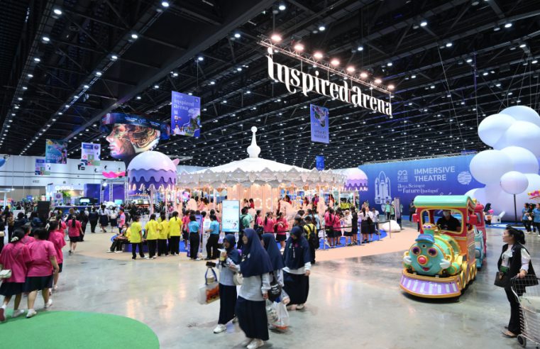 ‘อว.แฟร์ 2025’ เปิดพื้นที่ให้เหล่าครีเอเตอร์ได้โชว์ลวดลาย ฉายภาพอนาคตประเทศไทย ใน “Cloud Pavilion” คิดสร้างสรรค์ผ่านหนังสั้น 7 มิติใหม่ เดินหน้ากระตุ้นความคิด หนุนคนไทยทำอาชีพผลิตคอนเทนต์อย่างยั่งยืน