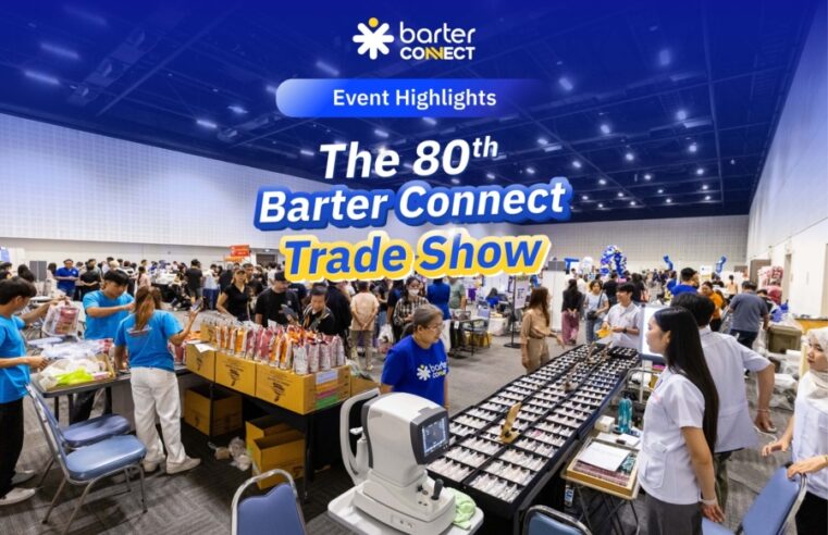 Barter Connect จัดงาน The 80th Barter Connect Trade Show ตอกย้ำพันธกิจขับเคลื่อนเศรษฐกิจ SME ผ่าน Community และ B2B Barter Economy  กรุงเทพฯ – Barter Connect (ประเทศไทย) แพลตฟอร์มการแลกเปลี่ยนธุรกิจดิจิทัลชั้นนำของประเทศ เดินหน้าจัดงาน The 80th Barter Connect Trade Show มหกรรมแสดงสินค้าและบริการจากสมาชิก Barter Connect ที่รวบรวมผู้ประกอบการ SME จากหลากหลายอุตสาหกรรมไว้ในที่เดียว ภายใต้แนวคิด “Showcasing Businesses, Creating Opportunities – พื้นที่ที่ธุรกิจค้นพบโอกาสใหม่” เพื่อเป็นพื้นที่เปิดโอกาสให้ธุรกิจได้ค้นพบสินค้า บริการ และความร่วมมือใหม่ๆ ขับเคลื่อนการเติบโตอย่างยั่งยืนผ่านระบบเครดิตแลกเปลี่ยน Trade Baht (TB) แทนการใช้เงินสด ซึ่งได้รับความสนใจจากสมาชิก Barter Connect อย่างล้นหลาม โดยงานจัดขึ้นใน วันเสาร์ที่ 11 กรกฎาคม 2569 เวลา 10.00 – 16.00 น. ณ แจ้งวัฒนะ ฮอลล์ ชั้น 5.5 อาคารจอดรถ B ที่ผ่านมา  งาน The 80th Barter Connect Trade Show ในครั้งนี้ ไม่เพียงสะท้อนถึงความต่อเนื่องของการจัดงานครั้งที่ 80 และความแข็งแกร่งของ Community ที่เติบโตมาอย่างยาวนานเท่านั้น แต่ยังเป็นพื้นที่สำหรับการเจรจาธุรกิจและแลกเปลี่ยนสินค้ากันจริงๆ ไว้ในที่เดียว ช่วยให้ผู้ประกอบการสามารถบริหารจัดการสภาพคล่อง ลดต้นทุนเงินสด และทำให้ทรัพยากรของแต่ละธุรกิจถูกนำมาใช้ได้อย่างเต็มศักยภาพ ทำให้งาน The 80th Barter Connect Trade Show เป็นมากกว่างานแสดงสินค้า แต่เป็นเวทีเจ้าของธุรกิจสามารถต่อยอดสู่โอกาสที่สมาชิกจะได้พบคู่ค้าทางธุรกิจรายใหม่ ค้นพบสินค้าและบริการที่ตอบโจทย์ธุรกิจ สะท้อนบทบาทของ Barter Connect ในการเป็นพื้นที่ที่เชื่อมโยงโอกาสทางธุรกิจให้เกิดขึ้นจริง  อีกหนึ่งไฮไลต์สำคัญของงาน คือการเปิดตัว Barter Connect Mobile App เวอร์ชันใหม่ ที่ได้รับการพัฒนาเพื่อยกระดับประสบการณ์การใช้งานของสมาชิกให้สะดวก รวดเร็ว และปลอดภัยยิ่งขึ้น ประกอบด้วย 3 ฟีเจอร์สำคัญ ได้แก่  • New UI ดีไซน์หน้าต่างการใช้งานใหม่ทั้งหมด มีความสวยงาม ทันสมัย และตอบโจทย์การใช้งานของผู้ประกอบการให้ง่ายและสะดวกรวดเร็วยิ่งขึ้น  • Payment via QR Code เพิ่มความคล่องตัวในการซื้อขายสินค้าและบริการผ่าน QR Code เพียงใบเดียว  • Biometric Login ยกระดับมาตรฐานความปลอดภัยขั้นสูงสุดในการเข้าสู่ระบบด้วยเทคโนโลยี Face ID หรือระบบสแกนลายนิ้วมือ ปลอดภัย รวดเร็ว มั่นใจได้ในทุกการทำธุรกรรม  การพัฒนาแอปพลิเคชันครั้งนี้สะท้อนถึงความมุ่งมั่นของ Barter Connect ในการนำเทคโนโลยีมาสนับสนุนการทำธุรกรรมระหว่างธุรกิจ พร้อมสร้างประสบการณ์ที่ตอบโจทย์ผู้ประกอบการในยุคดิจิทัลมากยิ่งขึ้น สามารถดาวน์โหลด Barter Connect Mobile App ได้แล้ววันนี้ที่ App Store และ Google Play Store  Barter Connect มุ่งมั่นที่จะเป็นกลไกสำคัญในการสนับสนุนเจ้าของธุรกิจ SME และผู้บริหารองค์กรจากทุกกลุ่มอุตสาหกรรม ให้สามารถต่อยอดโอกาสใหม่ๆ สร้างพันธมิตรทางธุรกิจ และเติบโตไปด้วยกันอย่างยั่งยืนโดยไม่ต้องพึ่งพาเงินสด  สำหรับผู้ประกอบการที่สนใจขยายโอกาสทางธุรกิจและต้องการเข้าร่วมเป็นส่วนหนึ่งของระบบแลกเปลี่ยนแบบ B2B บาร์เทอร์ คอนเนคท์ พร้อมเป็นพันธมิตรที่เชื่อมต่อคุณสู่พันธมิตรทางธุรกิจที่แข็งแกร่ง สามารถสอบถามรายละเอียดข้อมูลเพิ่มเติมเกี่ยวกับการเป็นสมาชิก บาร์เทอร์ คอนเนคท์ หรือการเข้าร่วมกิจกรรมต่างๆ ได้ที่ www.barterconnect.com หรือ Facebook: Barter Connect หรือ TikTok: Barter Connect