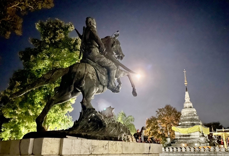 ทศวรรษแห่งศรัทธาปชาสโมสร ย้อนรอย 10 ปี พระบรมรูปสมเด็จพระนเรศวรมหาราช เคียงคู่พระธาตุเขาน้อย เมืองน่าน
